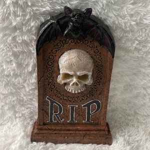 RIP tombstone skull Halloween decoration light up